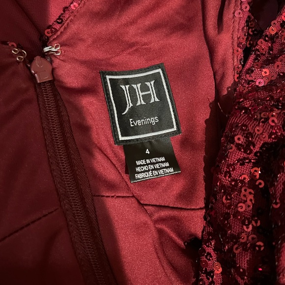 Burgundy sequin top dress, JH - Size 4 - Picture 3 of 3